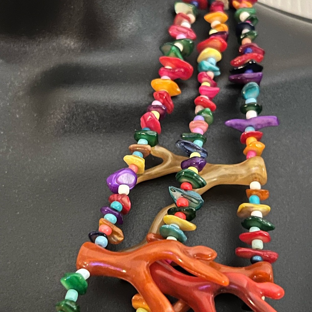 Colorful Necklace-Natural shells Coral Accents-NEW-11”drop-WOW-Feast your eyes! - Picture 3 of 9